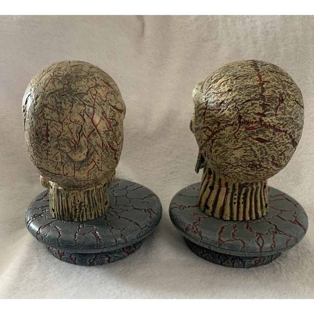 THE ROTTEN HEADS 2 MOTION ACTIVATED ROTTEN HEADS ZOMBIE HALLOWEEN‎ Read